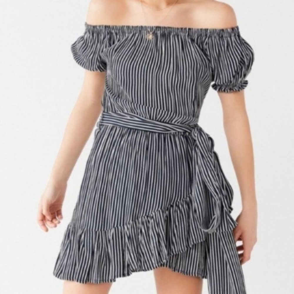 Faithful the Brand Off the Shoulder Dress - Picture 2 of 9
